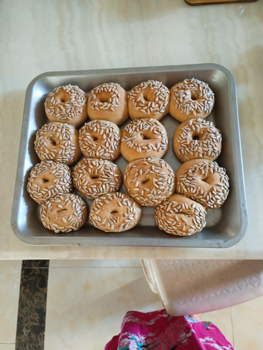 🍩超快手一小时低糖无需烤箱的甜甜圈（详细视频）