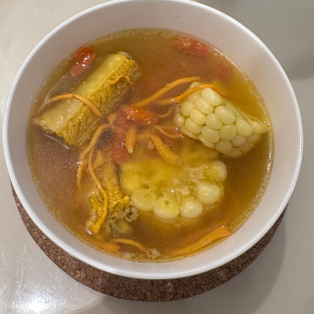 虫草花玉米排骨汤