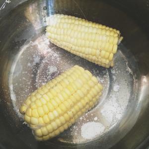 脆皮玉米的做法 步骤2