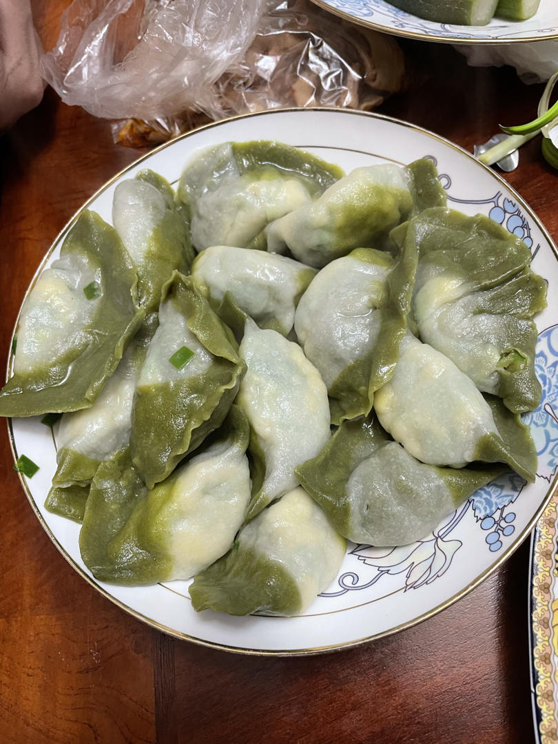 白菜饺子（寓意百财）