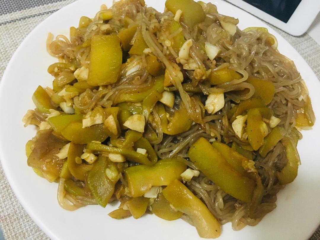 蒜头、粉丝烧西葫芦