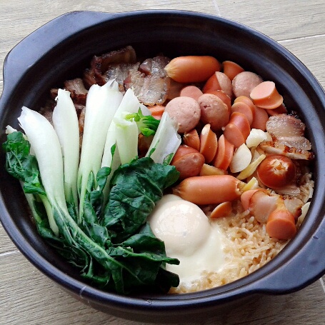 香肠煲仔饭