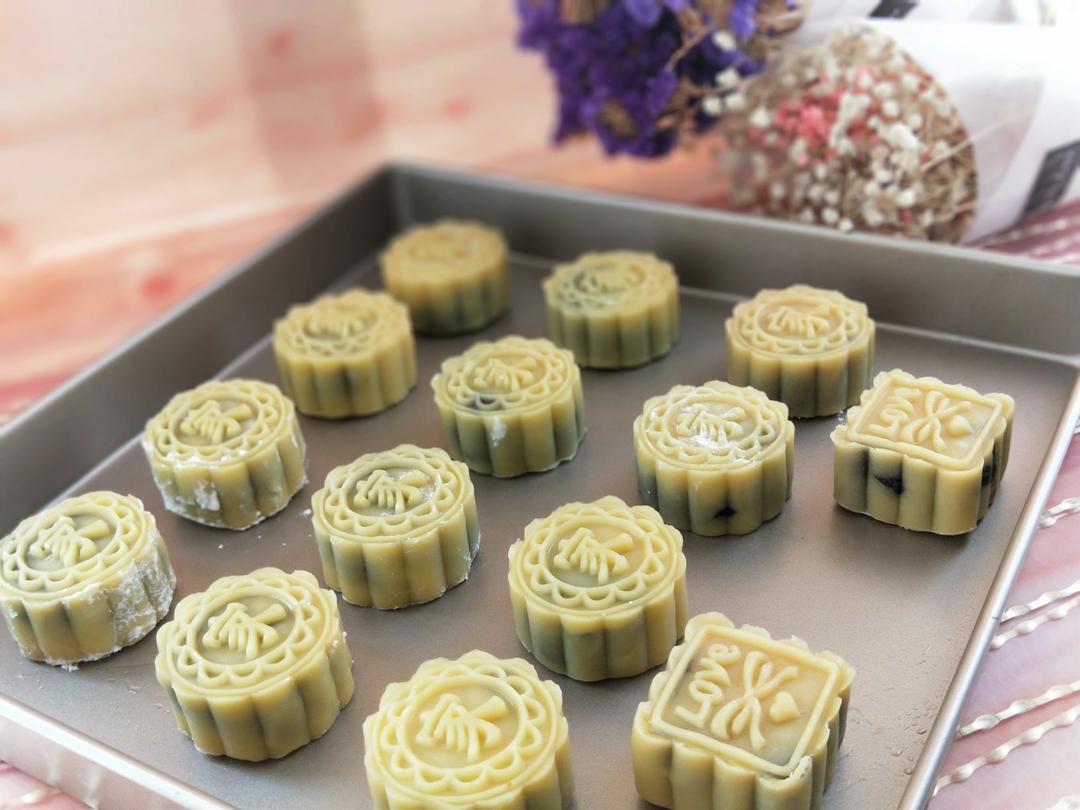 广式月饼—蛋黄莲蓉月饼