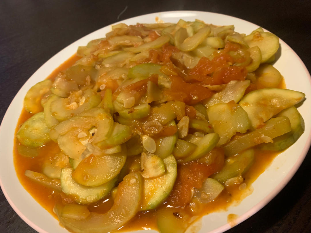 西红柿炒西葫芦