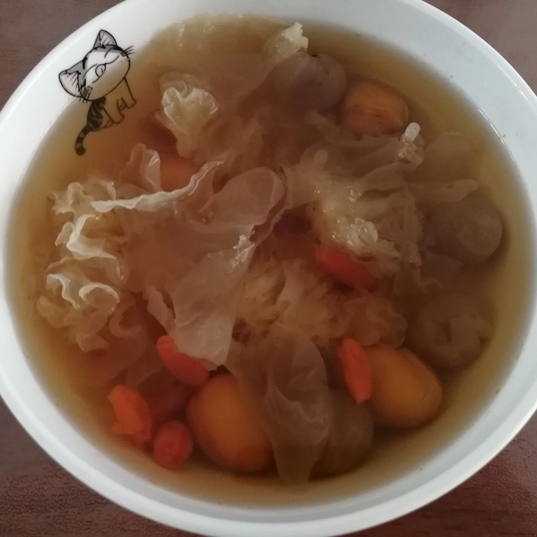 抱猫的多拉做的富贵子清补凉(苹婆果,凤眼果)糖水