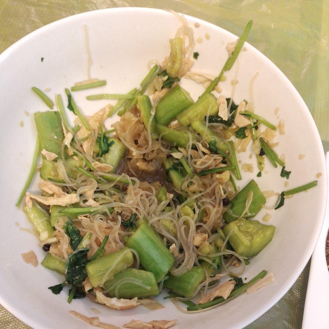凉拌银耳黄瓜