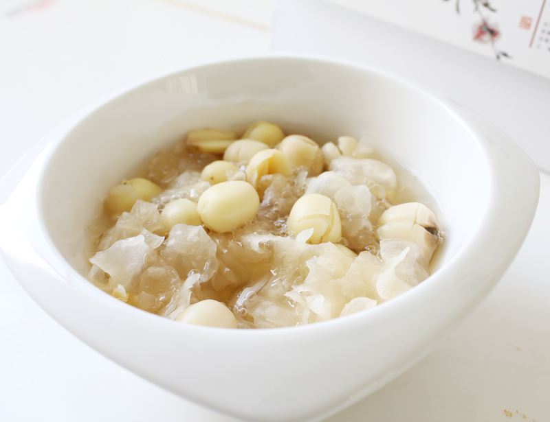 银耳百合莲子羹