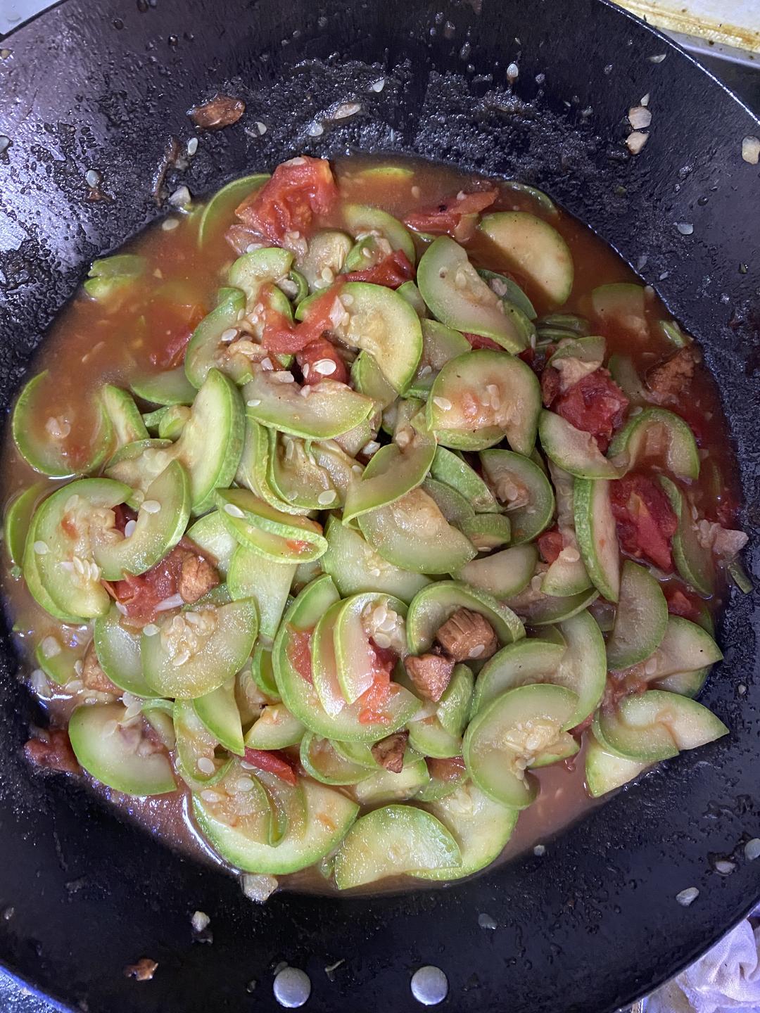 西葫芦炒西红柿鸡脯肉的做法