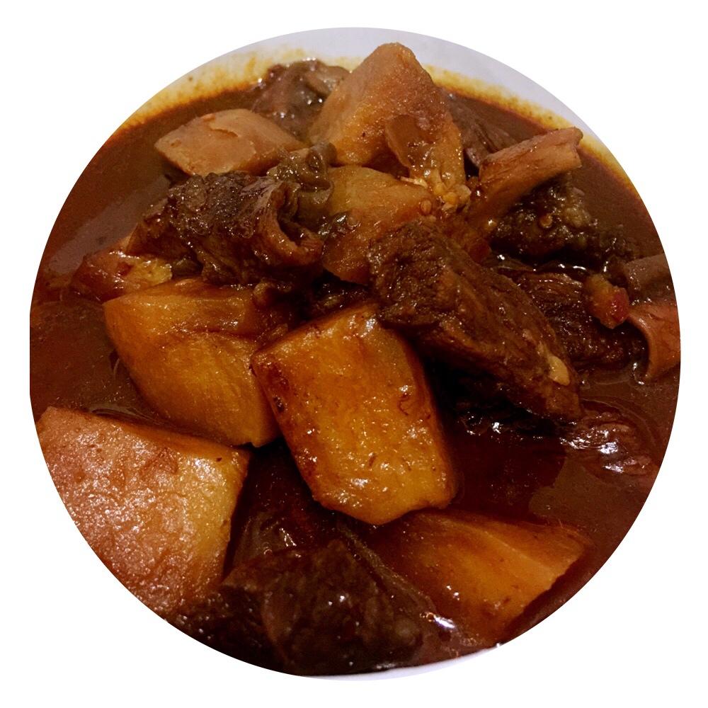 胡萝卜土豆烧牛腩