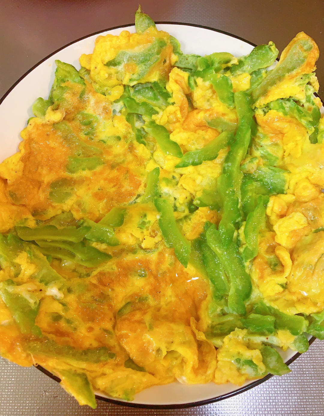 厨师长教你：“苦瓜煎蛋”的家常做法，营养又美味