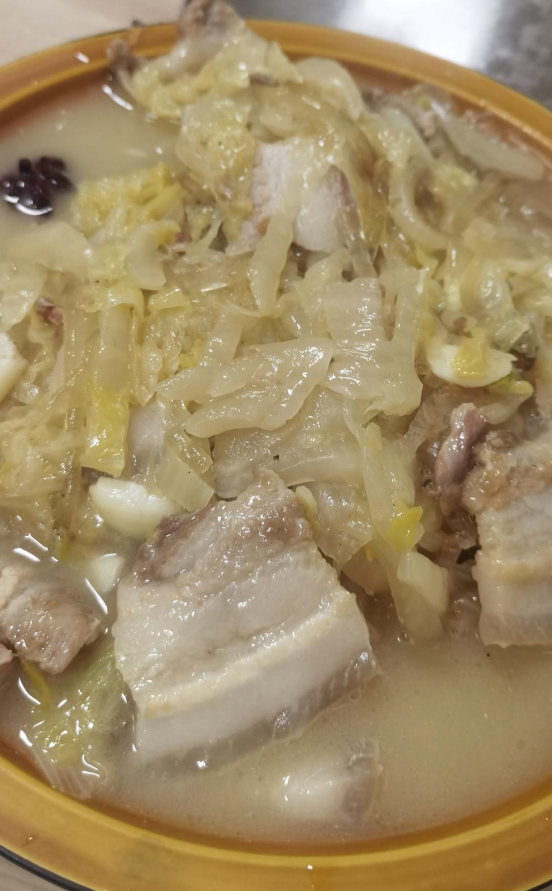 东北酸菜猪肉炖粉条