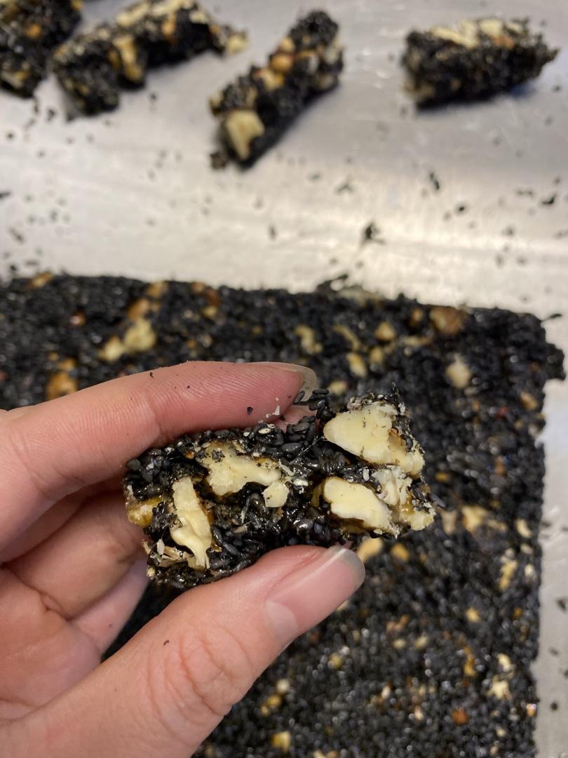 超容易成型的红糖芝麻核桃花生糖