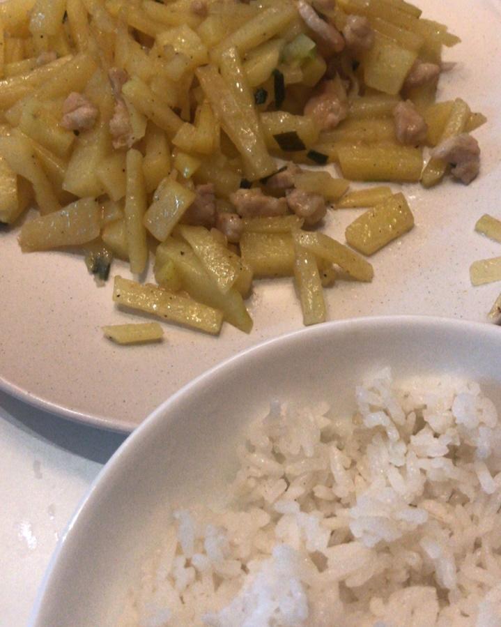 土豆片炒肉