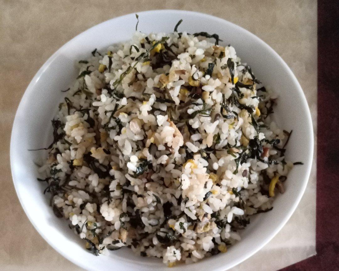 香喷喷的马兰头炒饭的做法