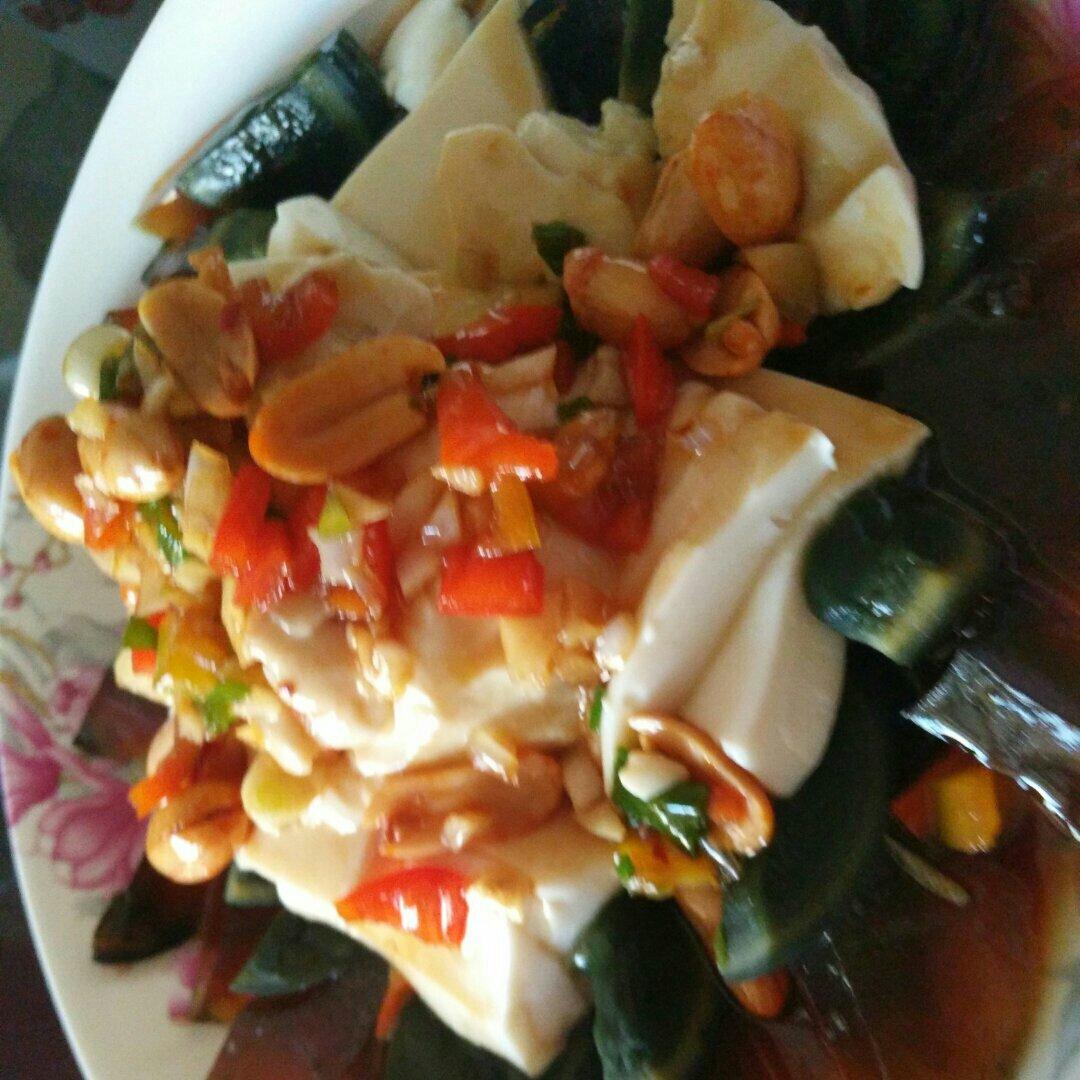 皮蛋拌豆腐