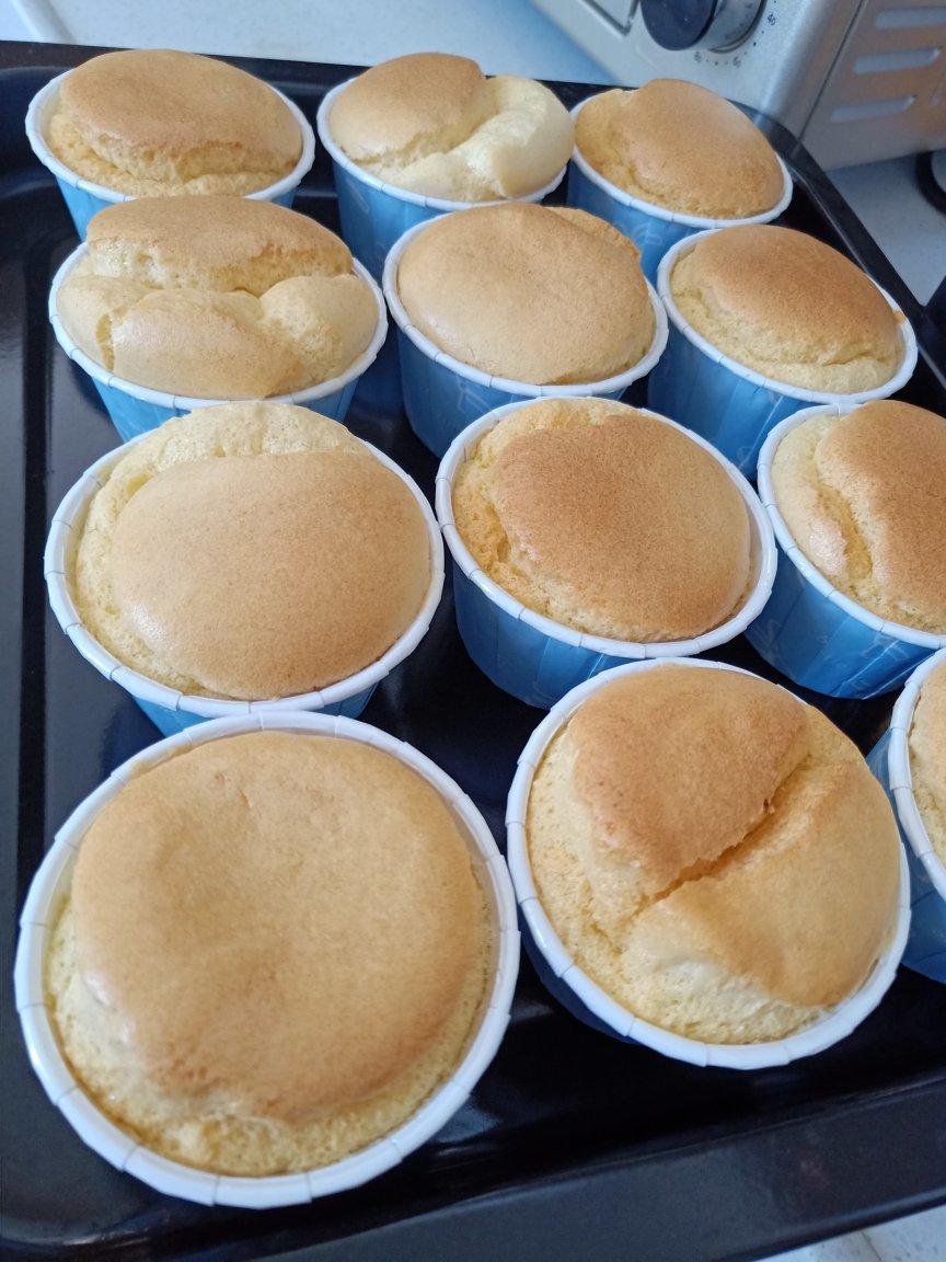 纸杯蛋糕 8寸戚风蛋糕的量