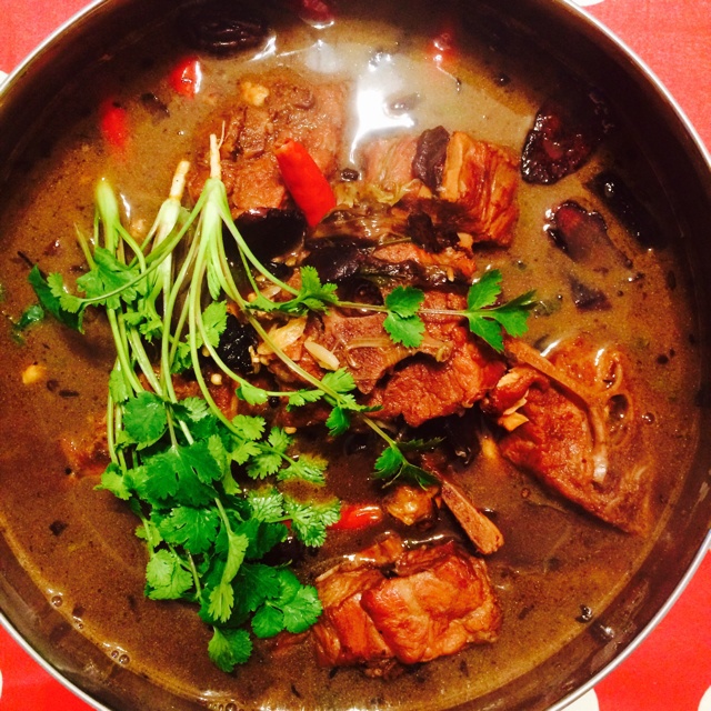 秘制羊蝎子火锅