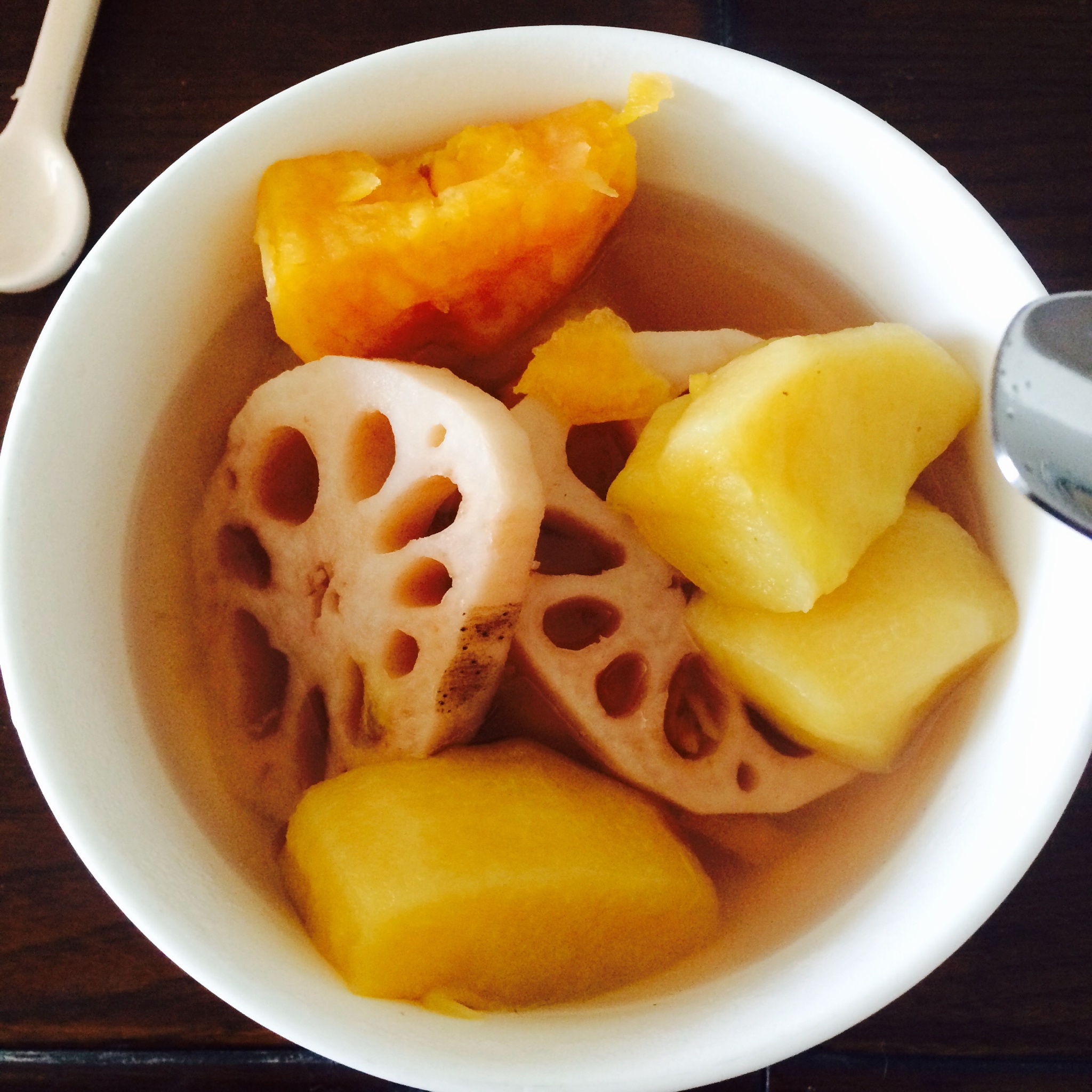 肉桂红薯莲藕苹果甜汤