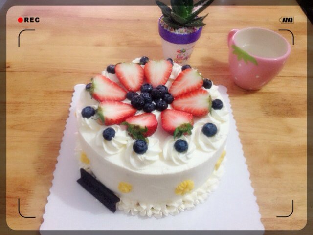 奶油水果装饰蛋糕
