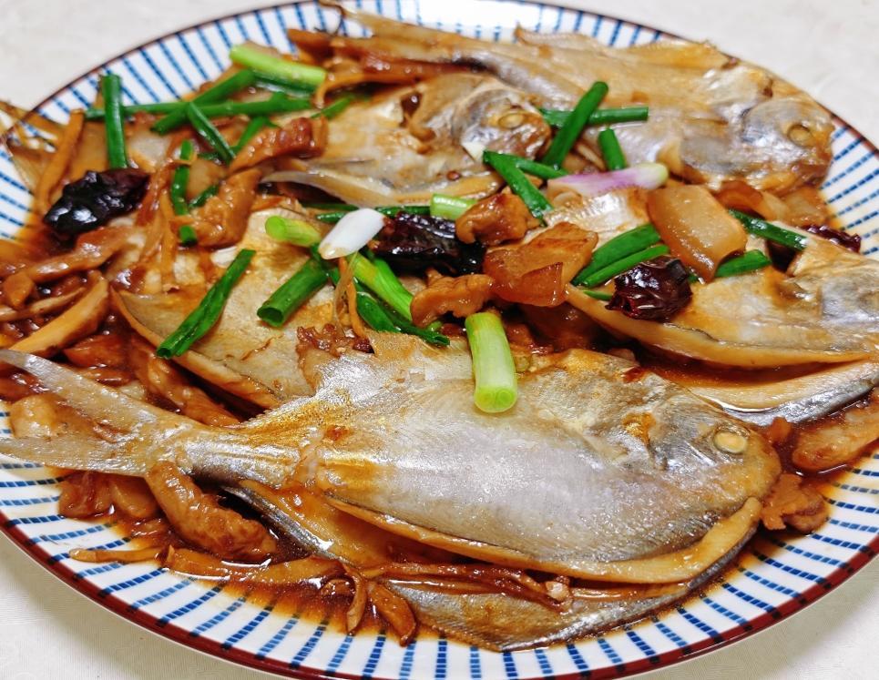 家烧小黄鱼