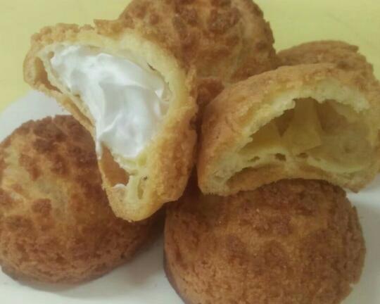 美味可口的菠萝泡芙