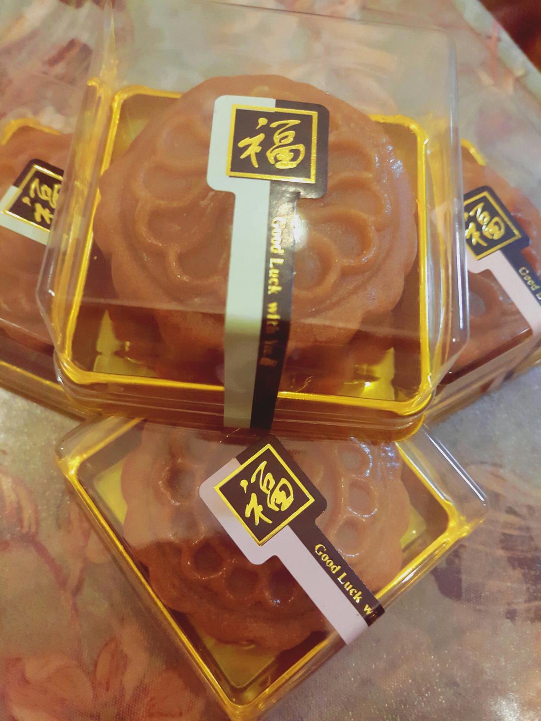 广式月饼——蛋黄莲蓉月饼