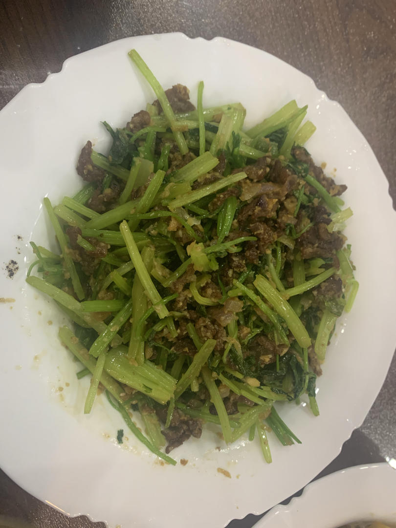 厨师长教你：“碎炒牛肉”的家常做法，开胃又下饭，先收藏起来