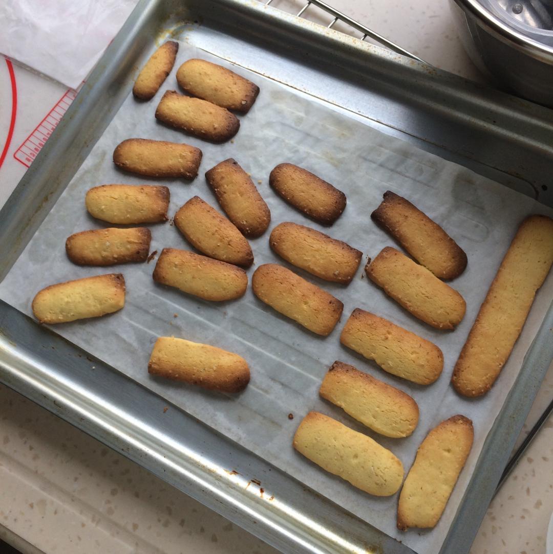丢丢之母做的酥脆喷香,制作简单的黑芝麻饼干/烘焙视频饼干篇4