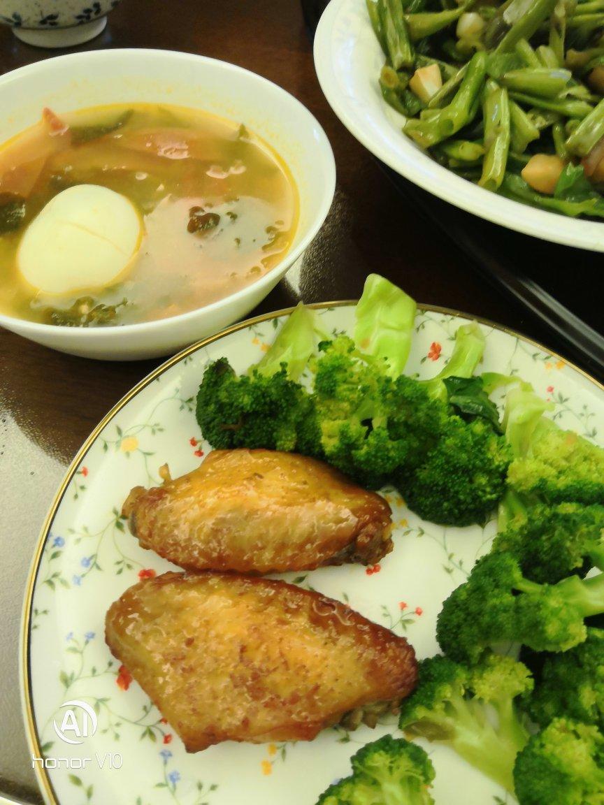 蜜汁烤鸡翅（腌制+进烤箱，和烤乳鸽一样就那么简单）