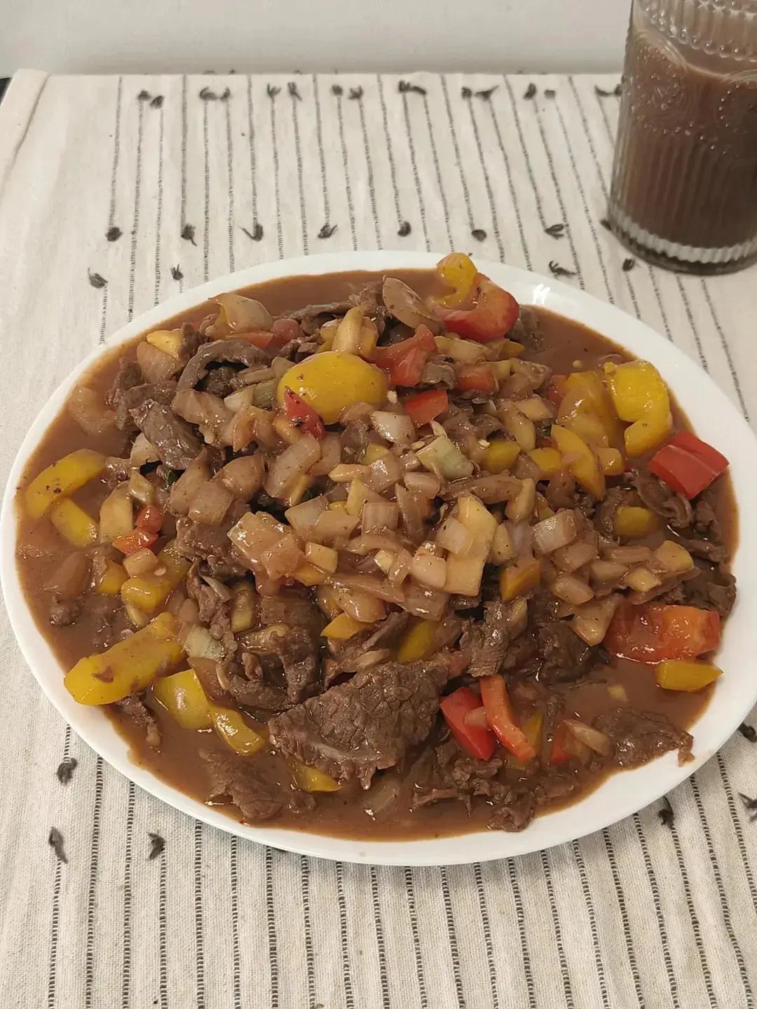 澳洲牛肉｜彩椒炒牛肉粒