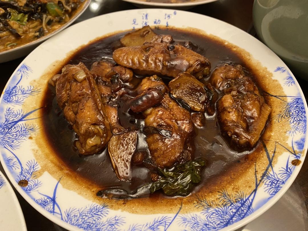 外婆教我的红烧鸡翅·连汤汁都狠好吃！！！