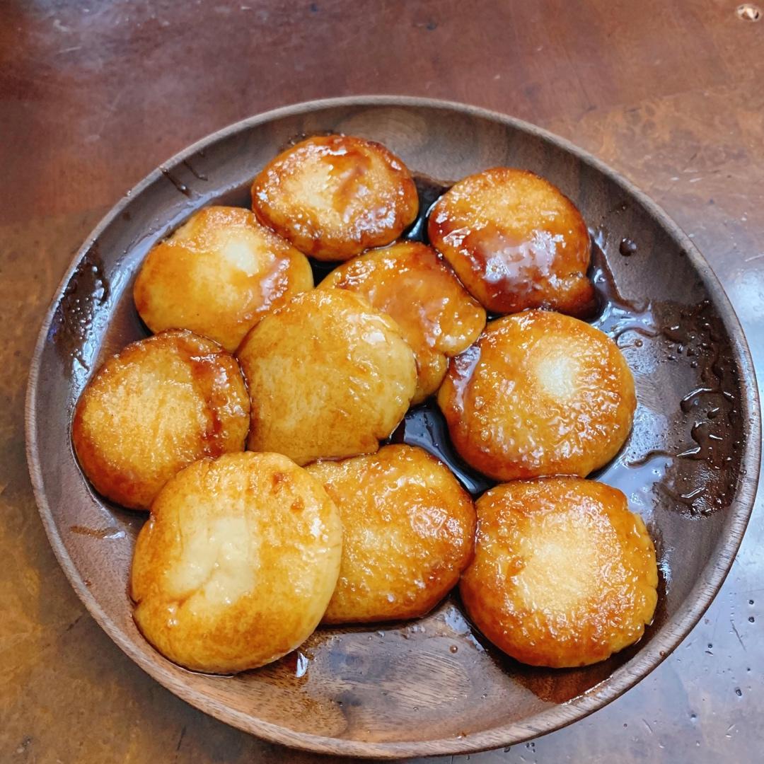 小小糯米做的红糖糍粑