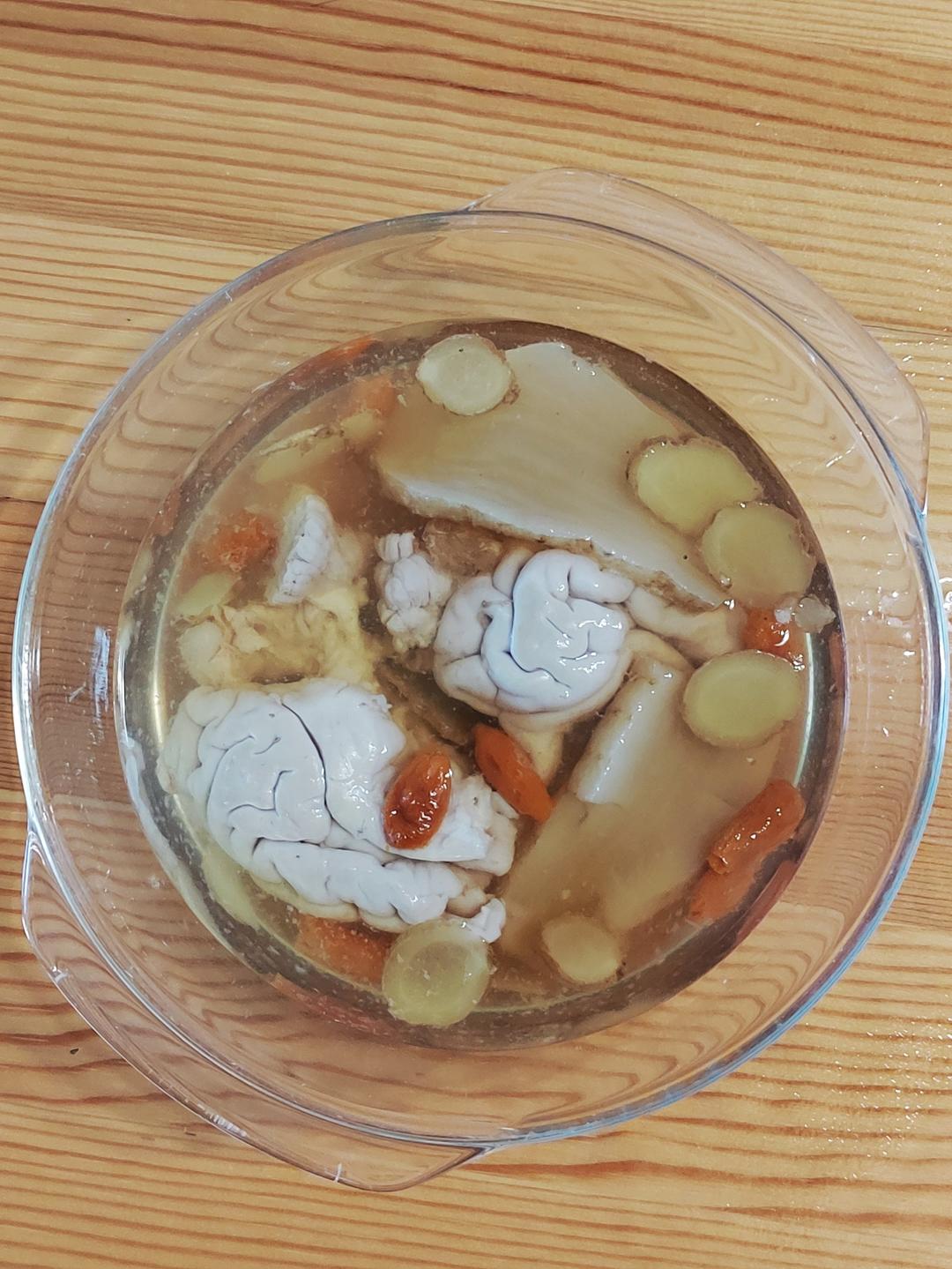 天麻炖猪脑