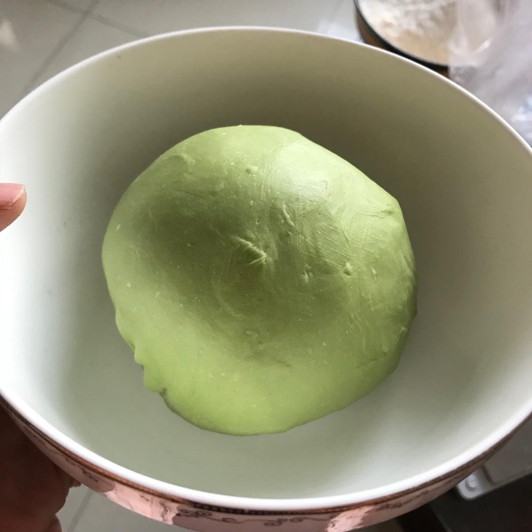 柠香抹茶蔓越莓乳酪花环面包