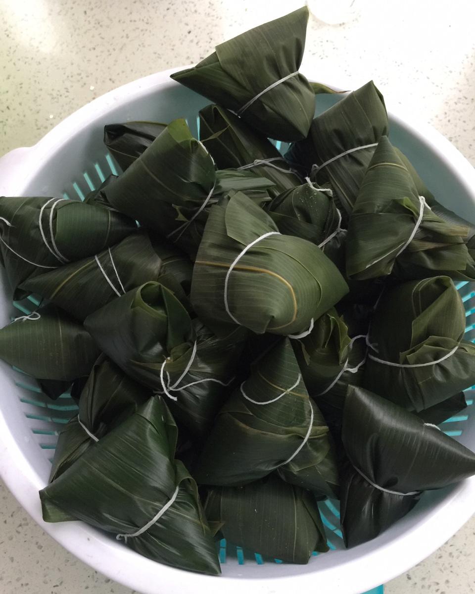 详细步骤包粽子（四角粽）