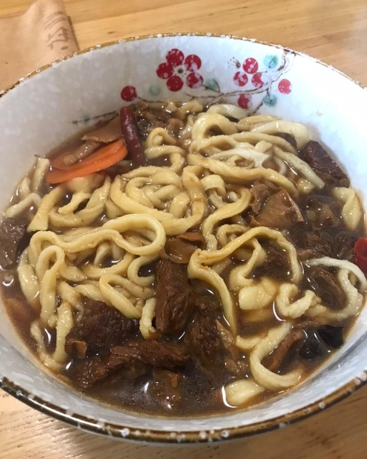 做一碗让你内牛满面的手擀牛肉面（附红焖牛肉的做法）