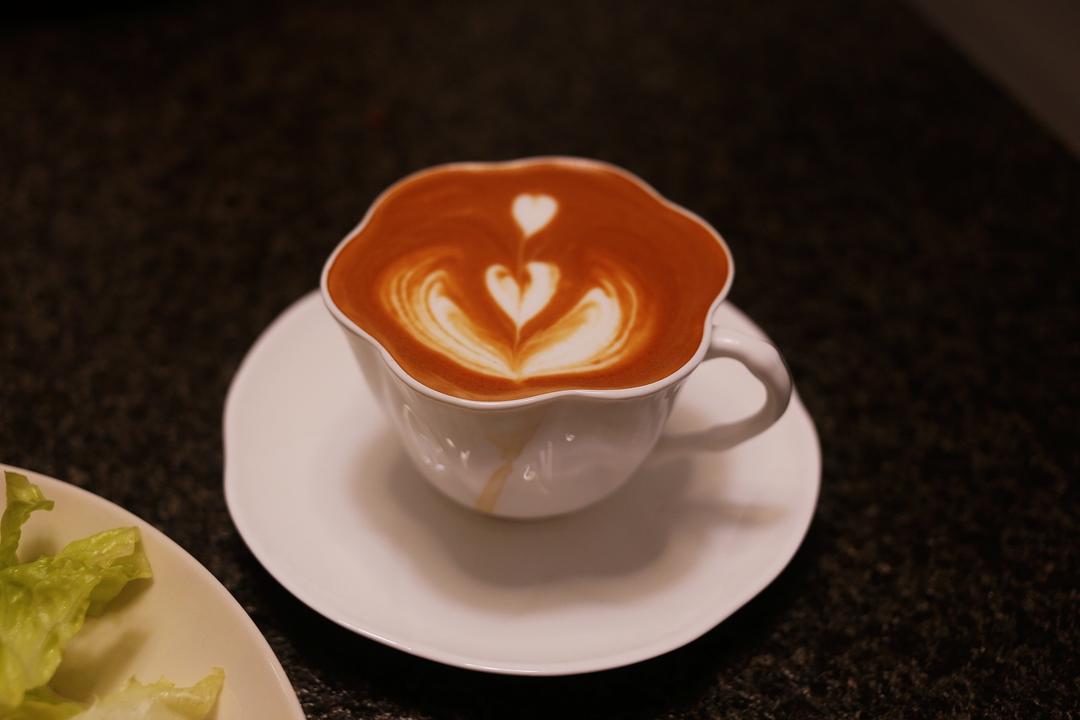 ☕自学拉花不急不嗔🐱