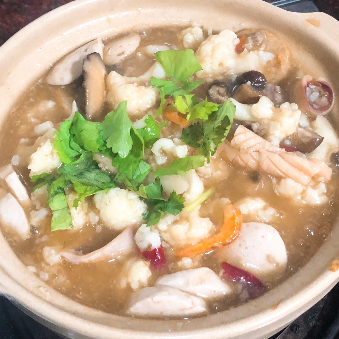 减脂砂锅鱿鱼花菜煲的做法