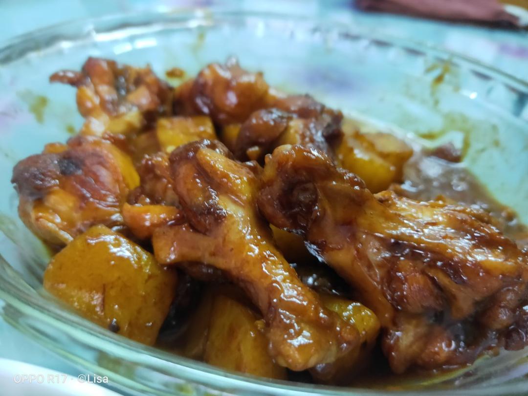鸡腿炖土豆