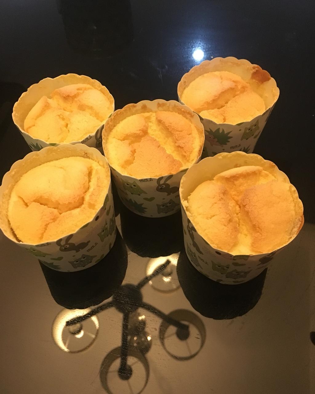 软绵绵戚风纸杯蛋糕