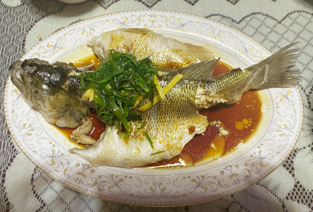 10分钟做 清蒸鲈鱼 （附切鱼图解）