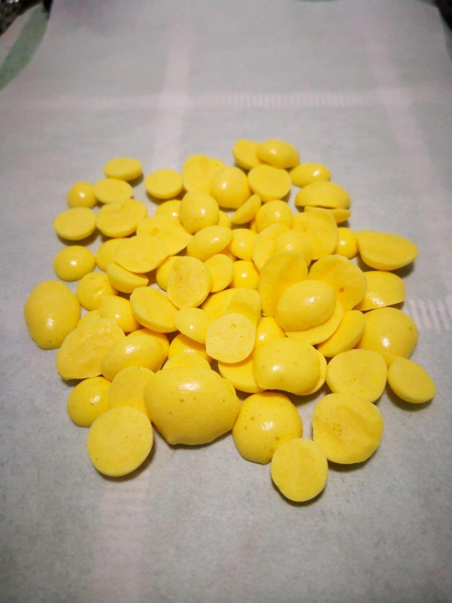 入口即化的无添加蛋黄溶豆