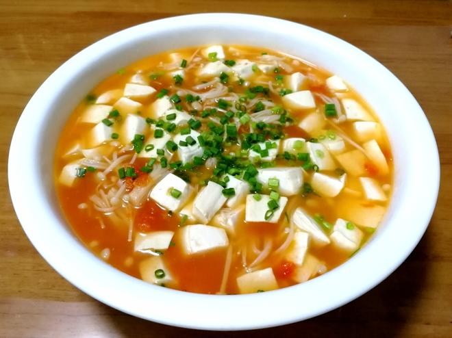 健康美味的番茄金针菇豆腐汤的做法