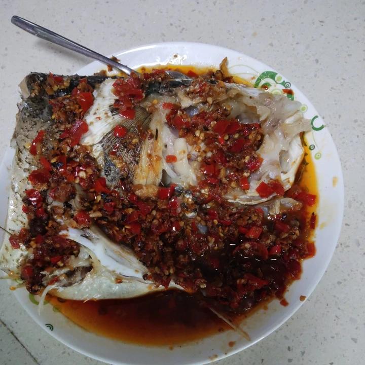 剁椒鱼头，最正宗的做法，8分钟出锅，比饭店好吃一百倍，简单易学，全家都爱吃