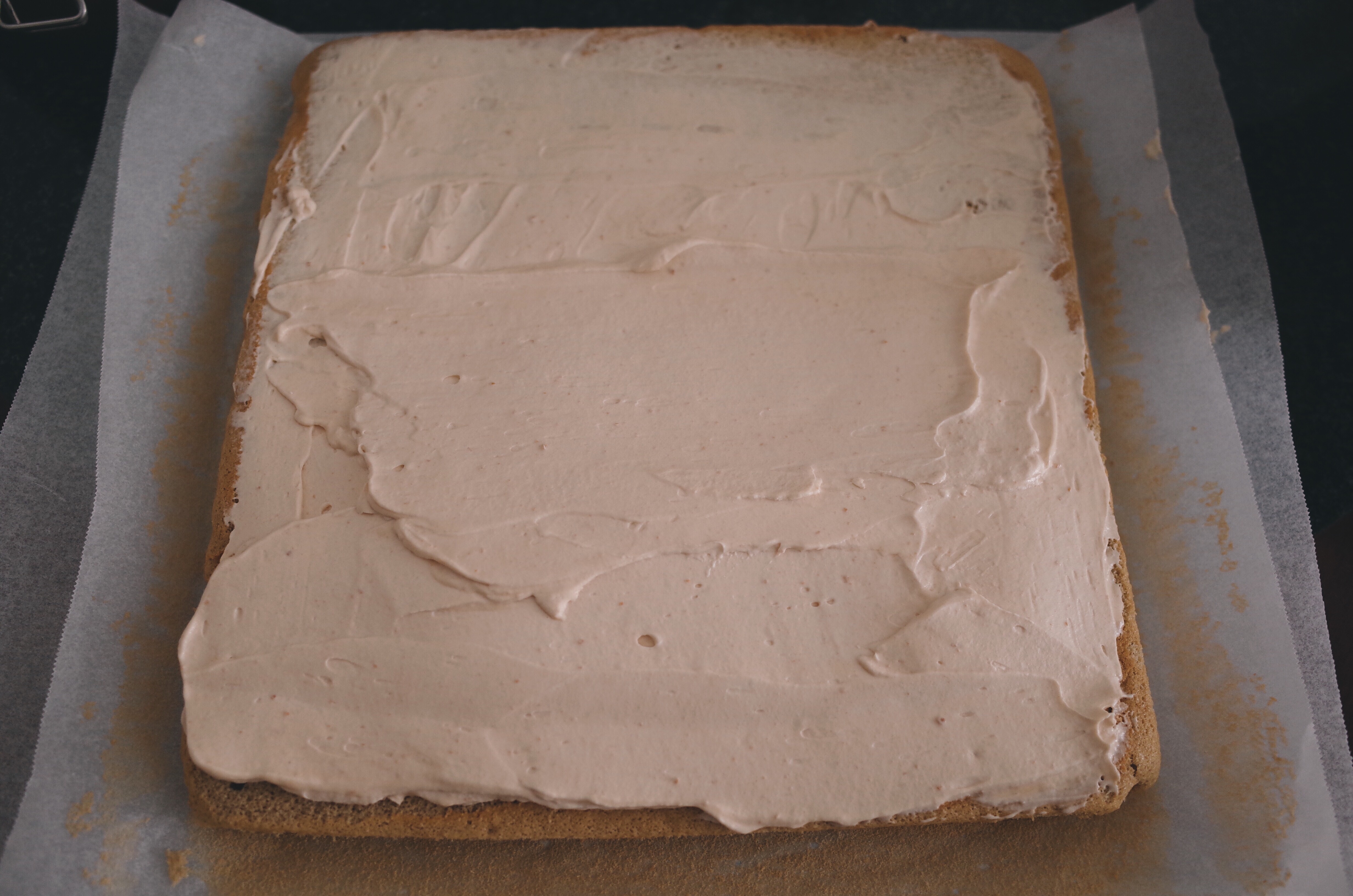 焦糖奶油摩卡蛋糕卷的做法 步骤12