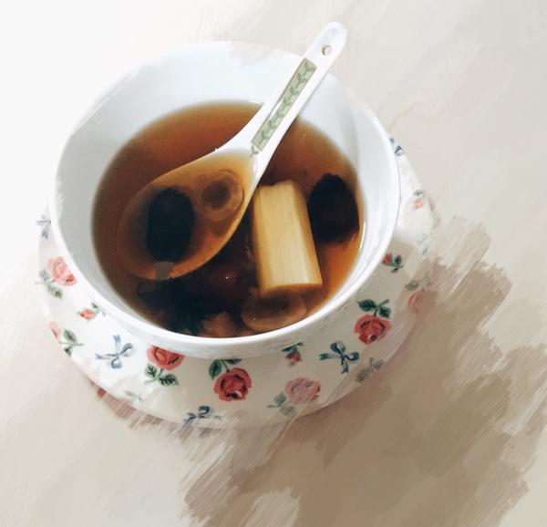 甘蔗红枣桂圆甜汤