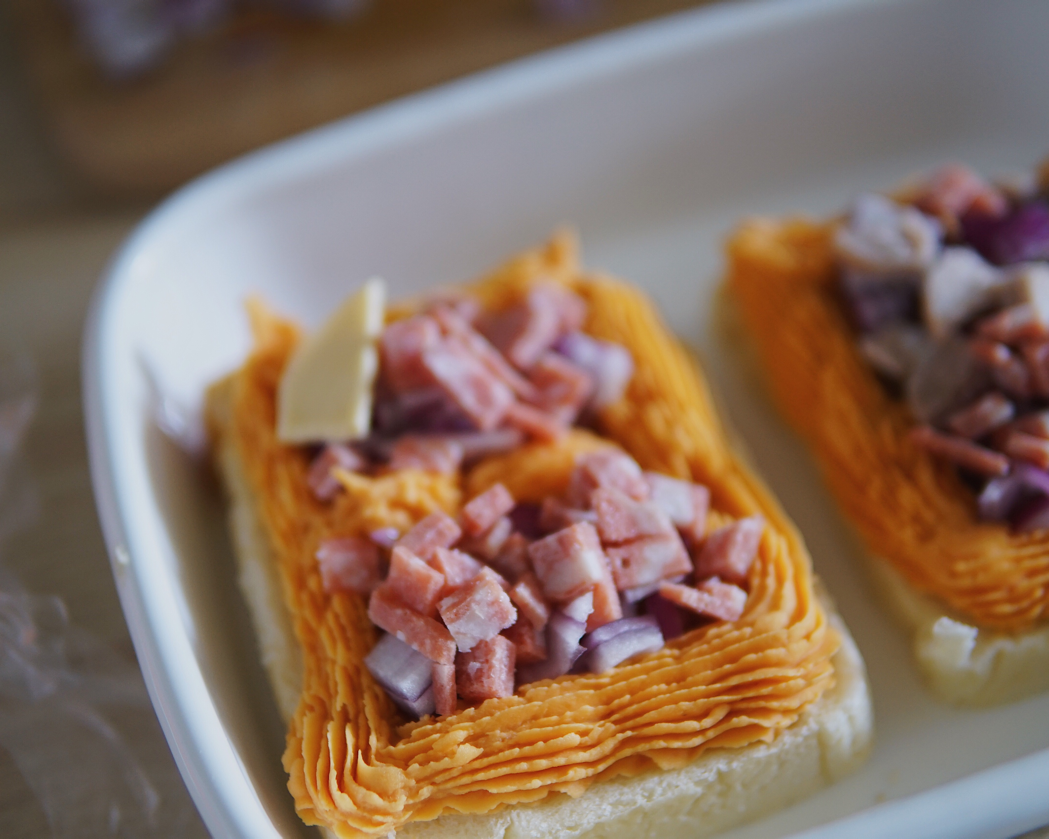 吐司的快手99种吃法1-芝士焗红薯培根三明治的做法