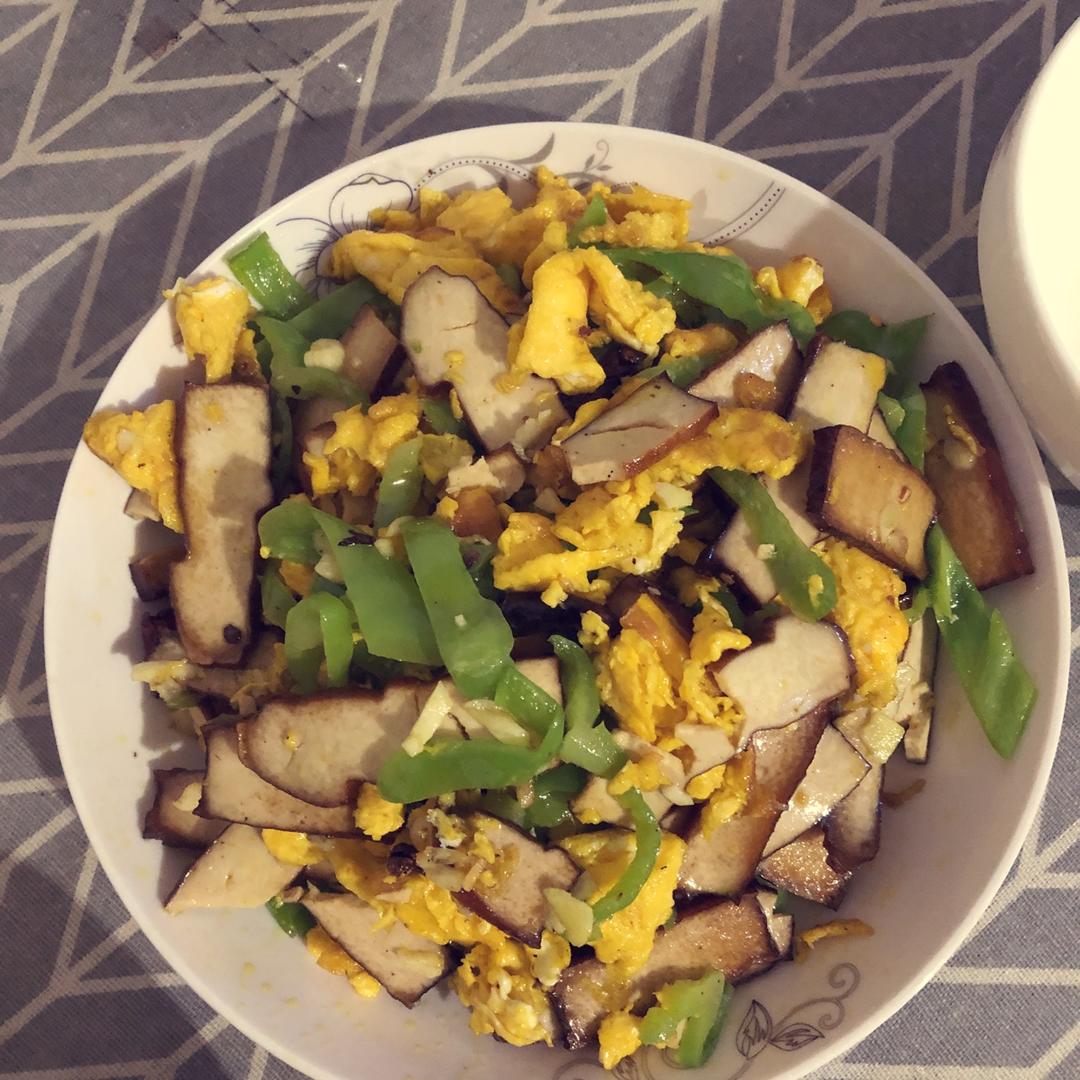 素菜：芹菜炒豆腐干