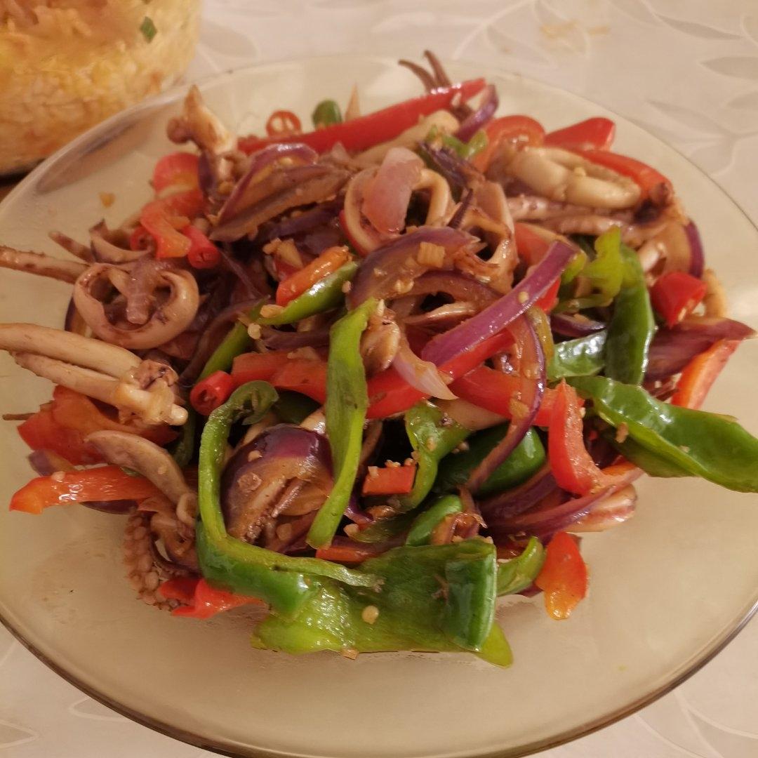 变美必吃的辣炒鱿鱼圈