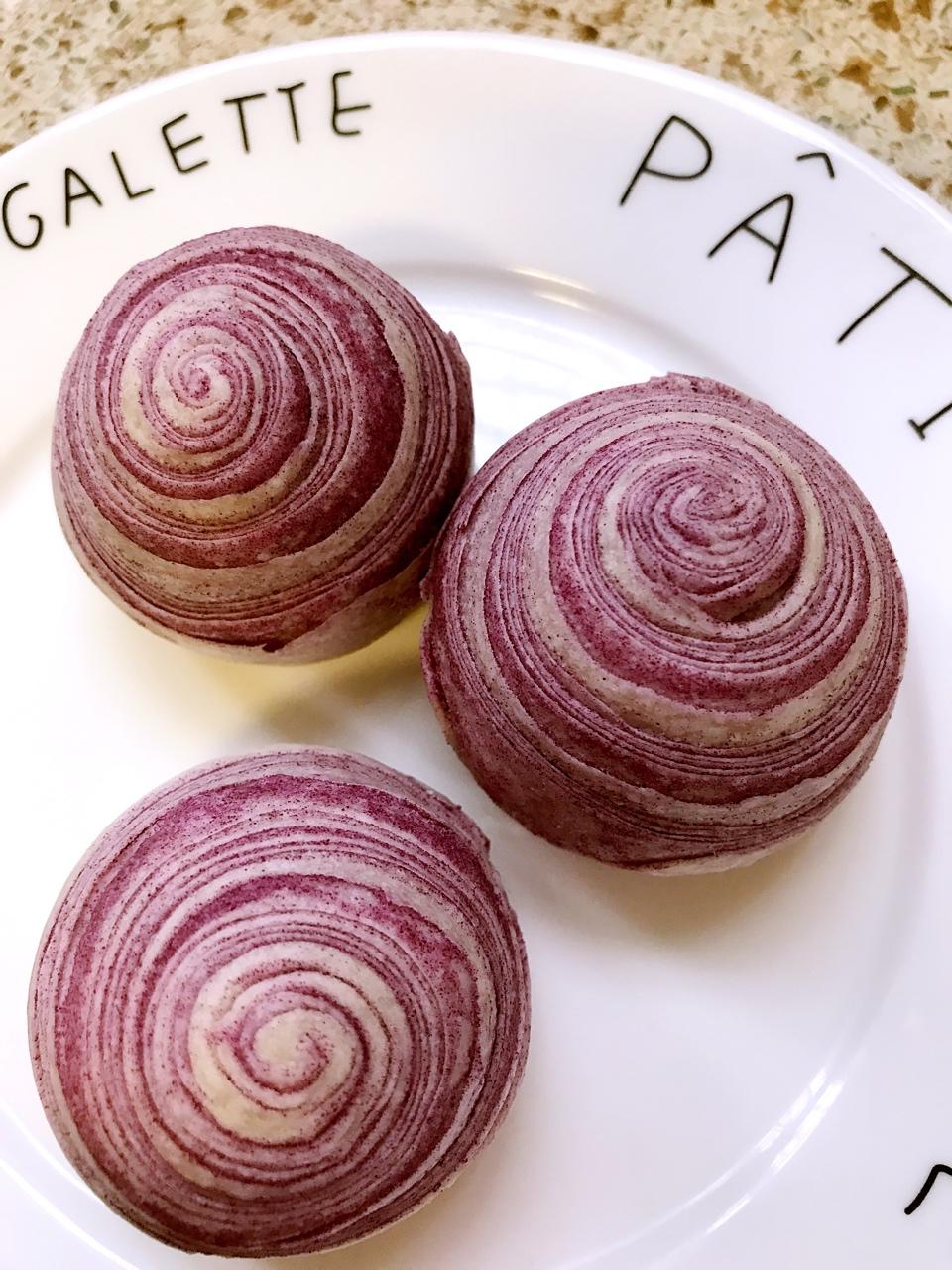 千层彩色蛋黄酥